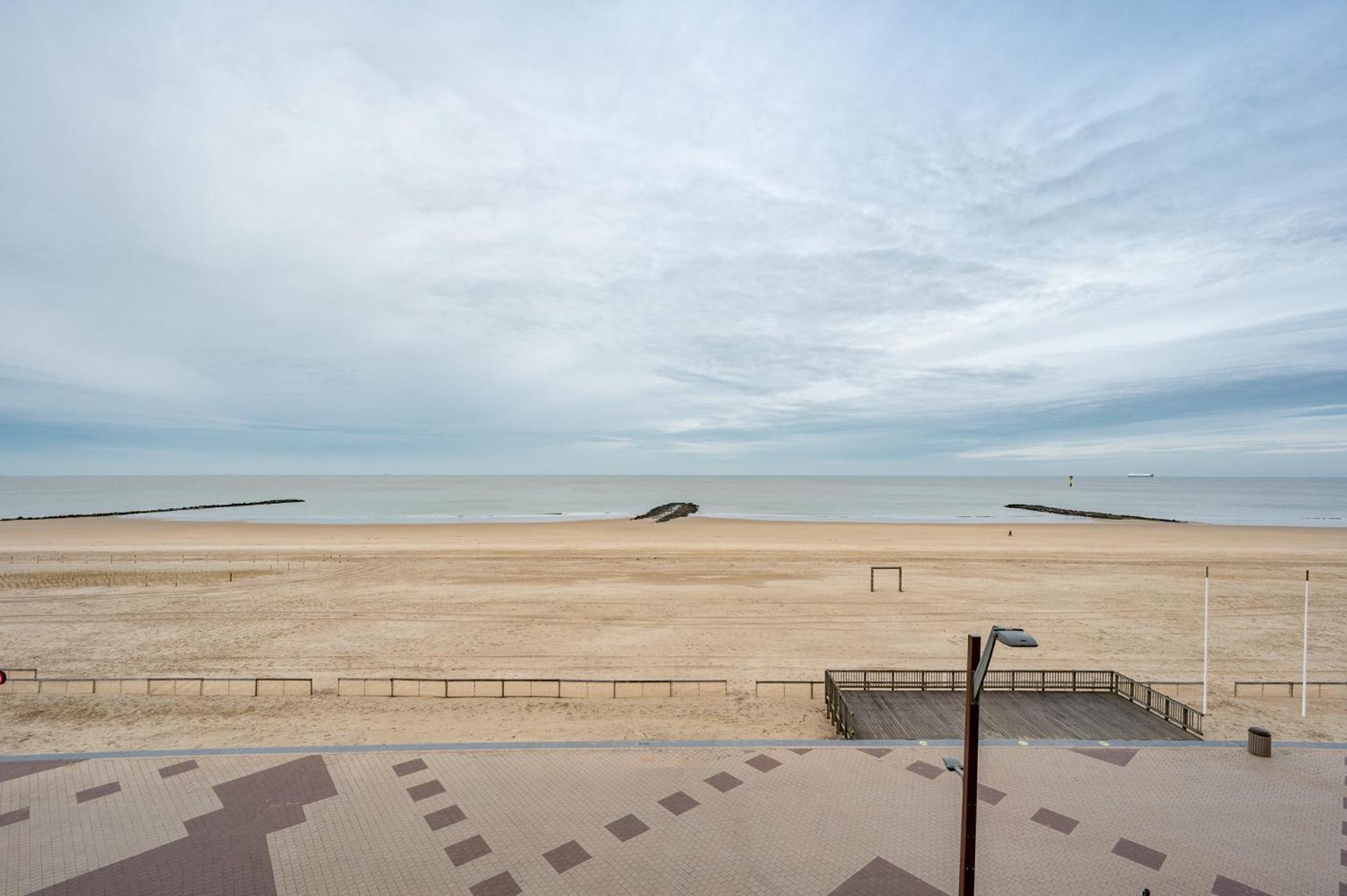 Appartementen Op De Zeedijk In Knokke Op De 3E En 4E Verdieping Van Logie Marie Exterior foto