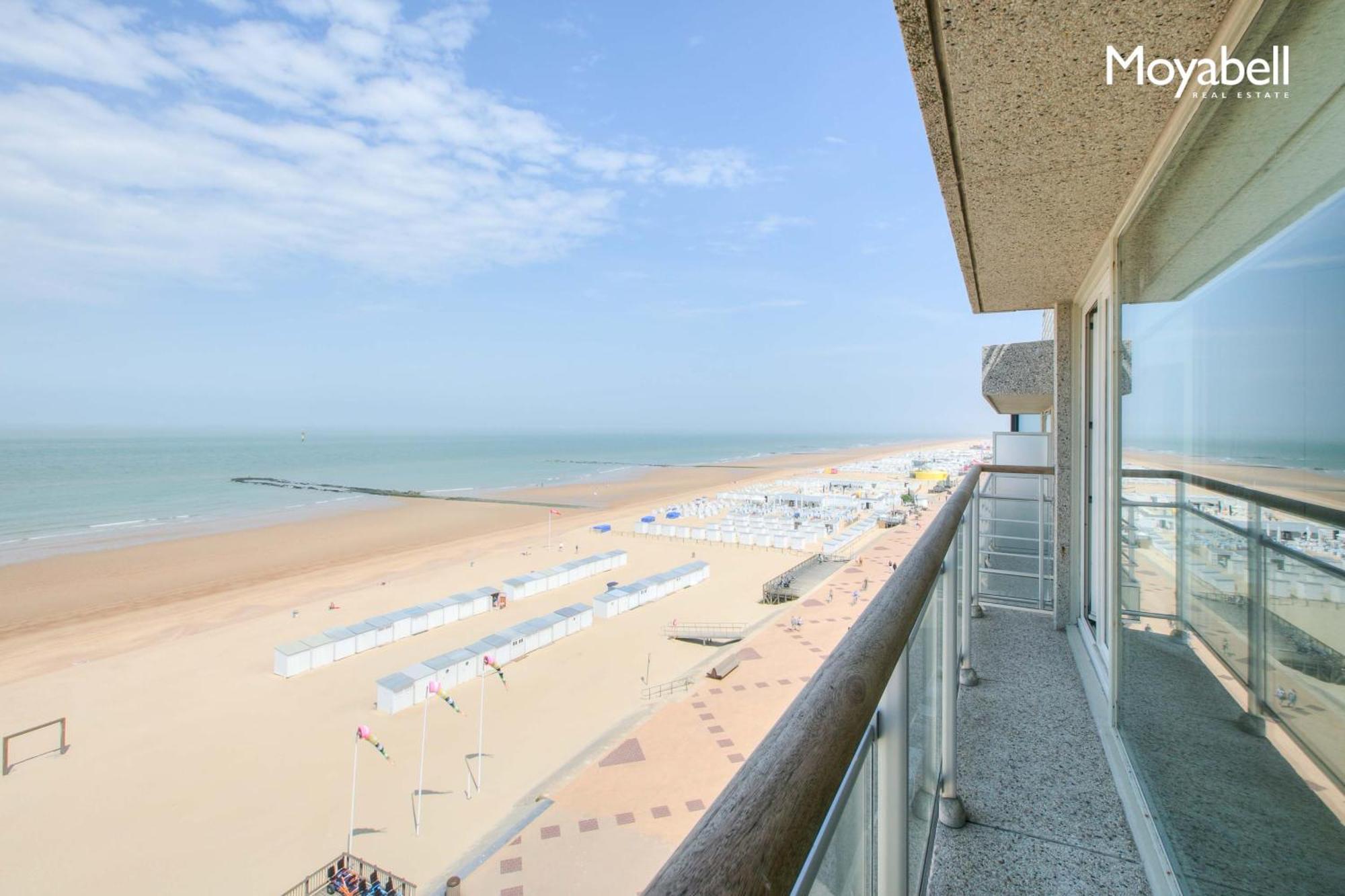 Appartementen Op De Zeedijk In Knokke Op De 3E En 4E Verdieping Van Logie Marie Exterior foto